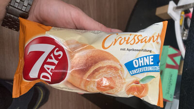 Croissant aux abricots.
